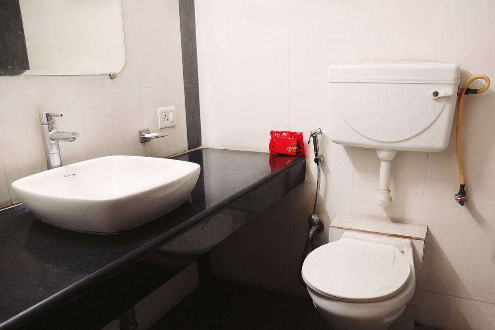 Oyo Rooms Yerwada Chowk 푸네 외부 사진